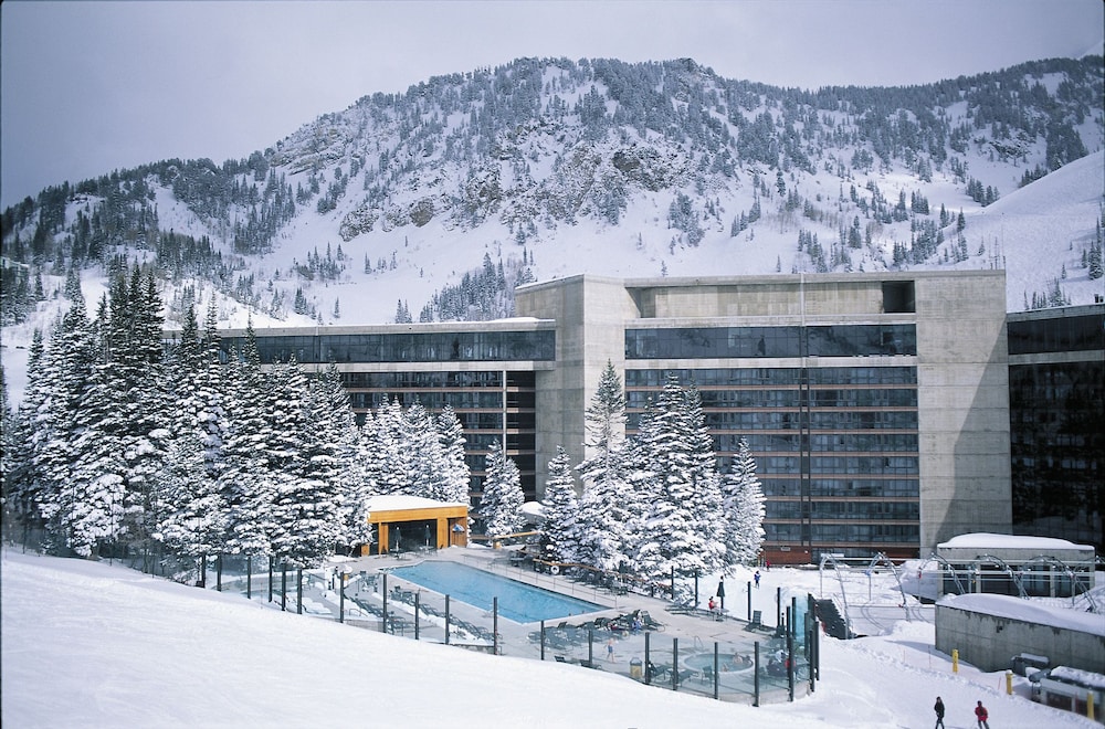 The Cliff Lodge and Spa Hotel Ski Package